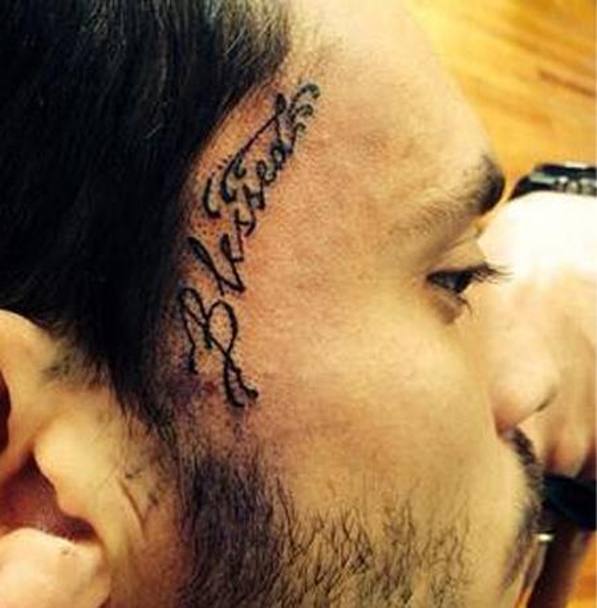 Dopo il Mondiale in Brasile Pinilla si  tatuato sulle tempie la frase 